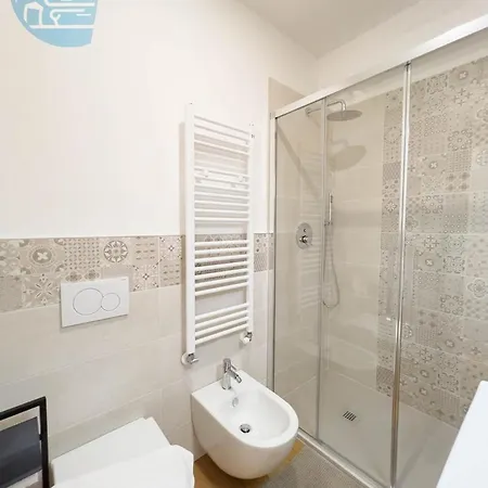 Cassa Di Risparmio 11 Tirabora Short Rent 公寓