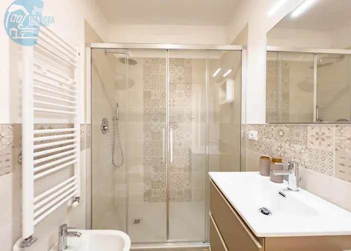 Appartement Cassa Di Risparmio 11 Tirabora Short Rent *