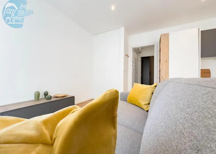 Appartement Cassa Di Risparmio 11 Tirabora Short Rent *