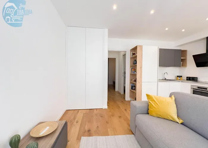 Cassa Di Risparmio 11 Tirabora Short Rent Appartement Trieste