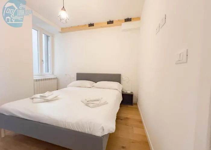 Cassa Di Risparmio 11 Tirabora Short Rent