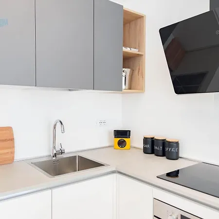 Cassa Di Risparmio 11 Tirabora Short Rent * Trieste