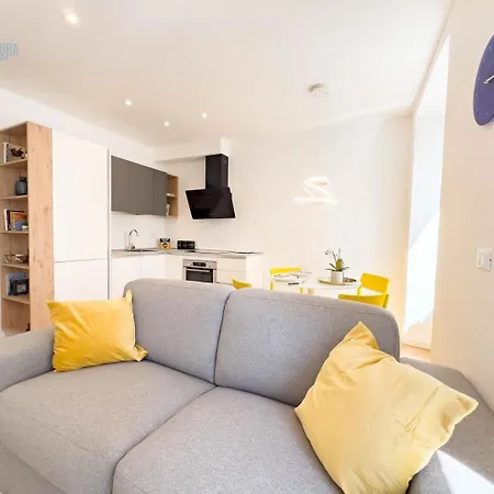 Apartament Cassa Di Risparmio 11 Tirabora Short Rent