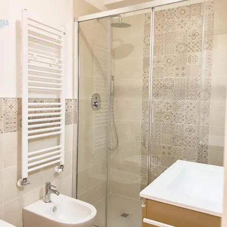 Apartament Cassa Di Risparmio 11 Tirabora Short Rent