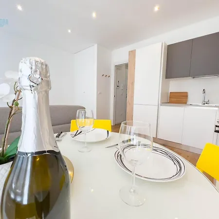 Cassa Di Risparmio 11 Tirabora Short Rent * Trieste