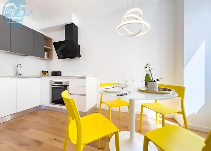 Cassa Di Risparmio 11 Tirabora Short Rent * Triest