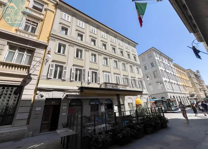 Cassa Di Risparmio 11 Tirabora Short Rent Apartament